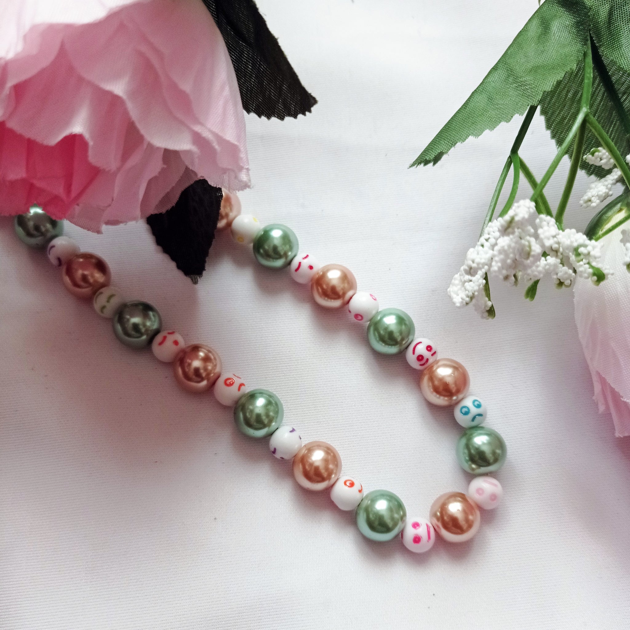 90s Smiley Pearl Necklace - Lovisa